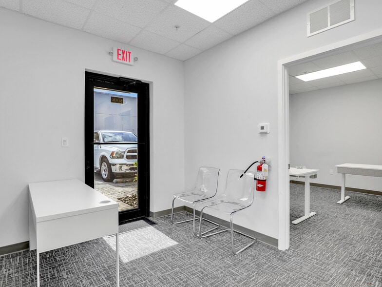 8801 Business Park Dr, Fort Myers, FL for sale - Building Photo - Image 3 of 28