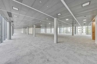 2-8 Rue Gaston Rébuffat, Paris à louer Photo intérieure- Image 2 de 3