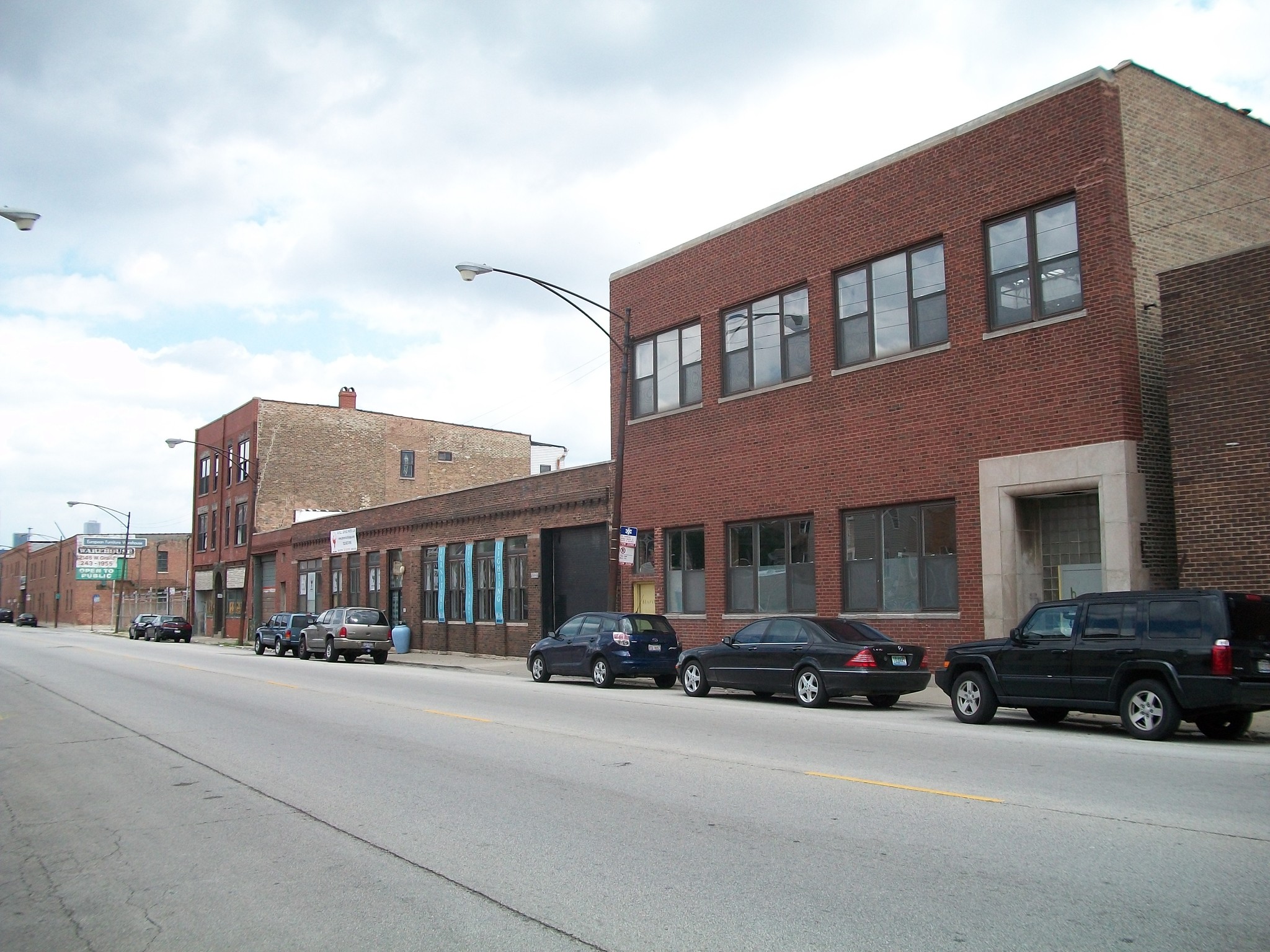 2219 W Grand Ave, Chicago, IL for sale Primary Photo- Image 1 of 1