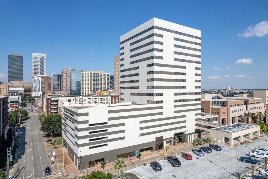 1315 St Joseph Pky, Houston, TX à louer - Photo du bâtiment - Image 2 de 15