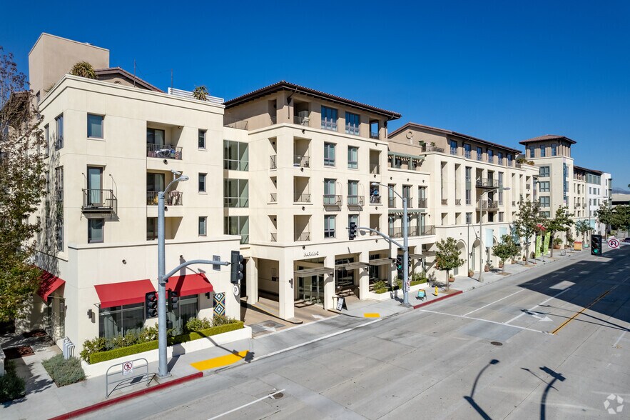 75 W Walnut St, Pasadena, CA à louer - Photo du bâtiment - Image 1 de 40
