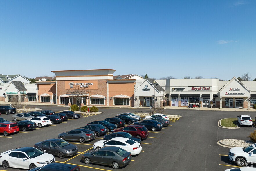 5320-5340 Grand Ave, Gurnee, IL à louer - Photo du bâtiment - Image 1 de 32