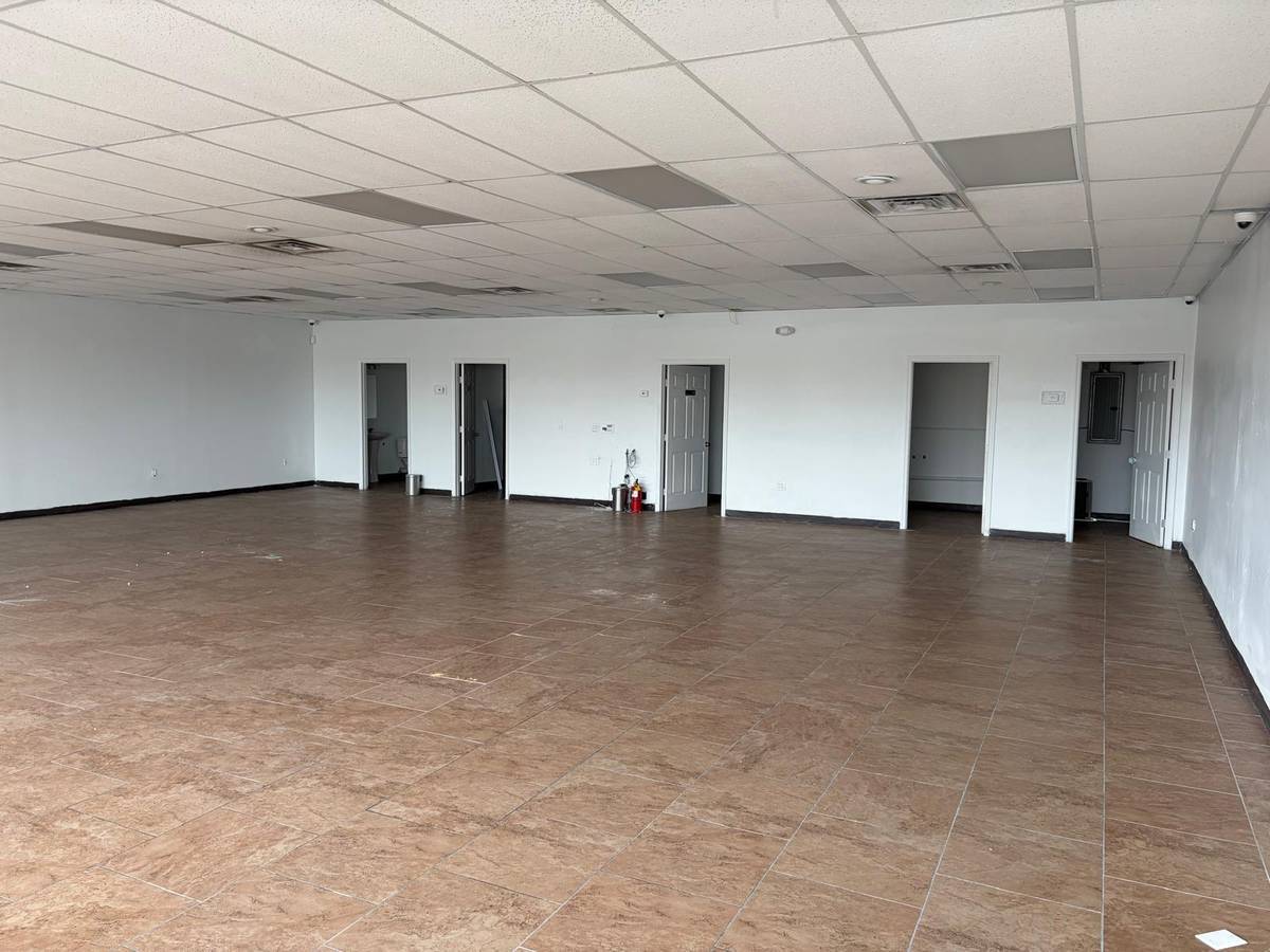 3200 N Dixie Hwy, Palm Bay, FL for lease Interior Photo- Image 1 of 5