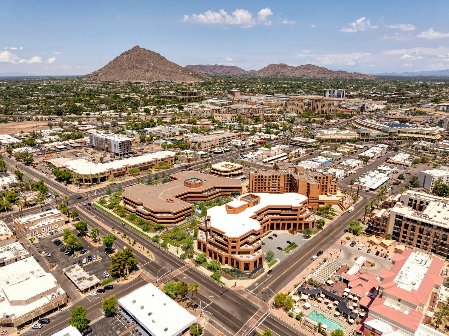 7272 E Indian School Rd, Scottsdale, AZ à louer Photo du bâtiment- Image 1 de 25