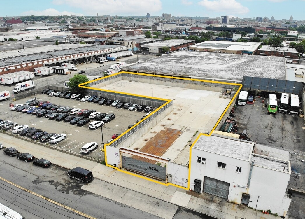 254 Maspeth Ave, Brooklyn, NY à louer Photo du bâtiment- Image 1 de 7