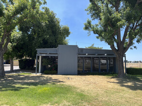 3183 S Parkway Dr, Fresno, CA for lease Building Photo- Image 1 of 15