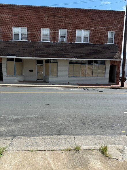 128 N Wayne Ave, Waynesboro, VA for lease - Building Photo - Image 1 of 14