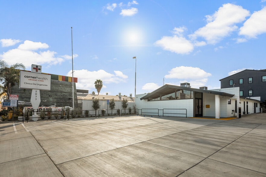 2077 Harbor Blvd, Costa Mesa, CA for lease - Building Photo - Image 2 of 3