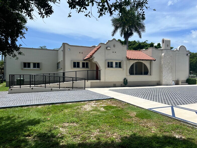 97 NE 15th St, Homestead, FL for sale - Building Photo - Image 2 of 11