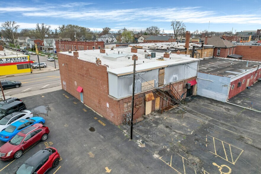 2425-2429 W Broad St, Columbus, OH à vendre - Photo du bâtiment - Image 2 de 14