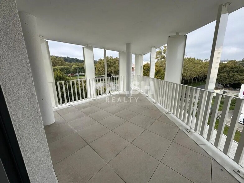 Bureau dans Saint-Étienne à louer - Photo du bâtiment - Image 2 de 5