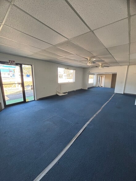 2935 Platt Springs Rd, West Columbia, SC à louer - Photo du bâtiment - Image 3 de 7