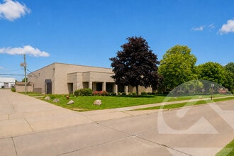 900 E Whitcomb Ave, Madison Heights, MI for lease Primary Photo- Image 1 of 1