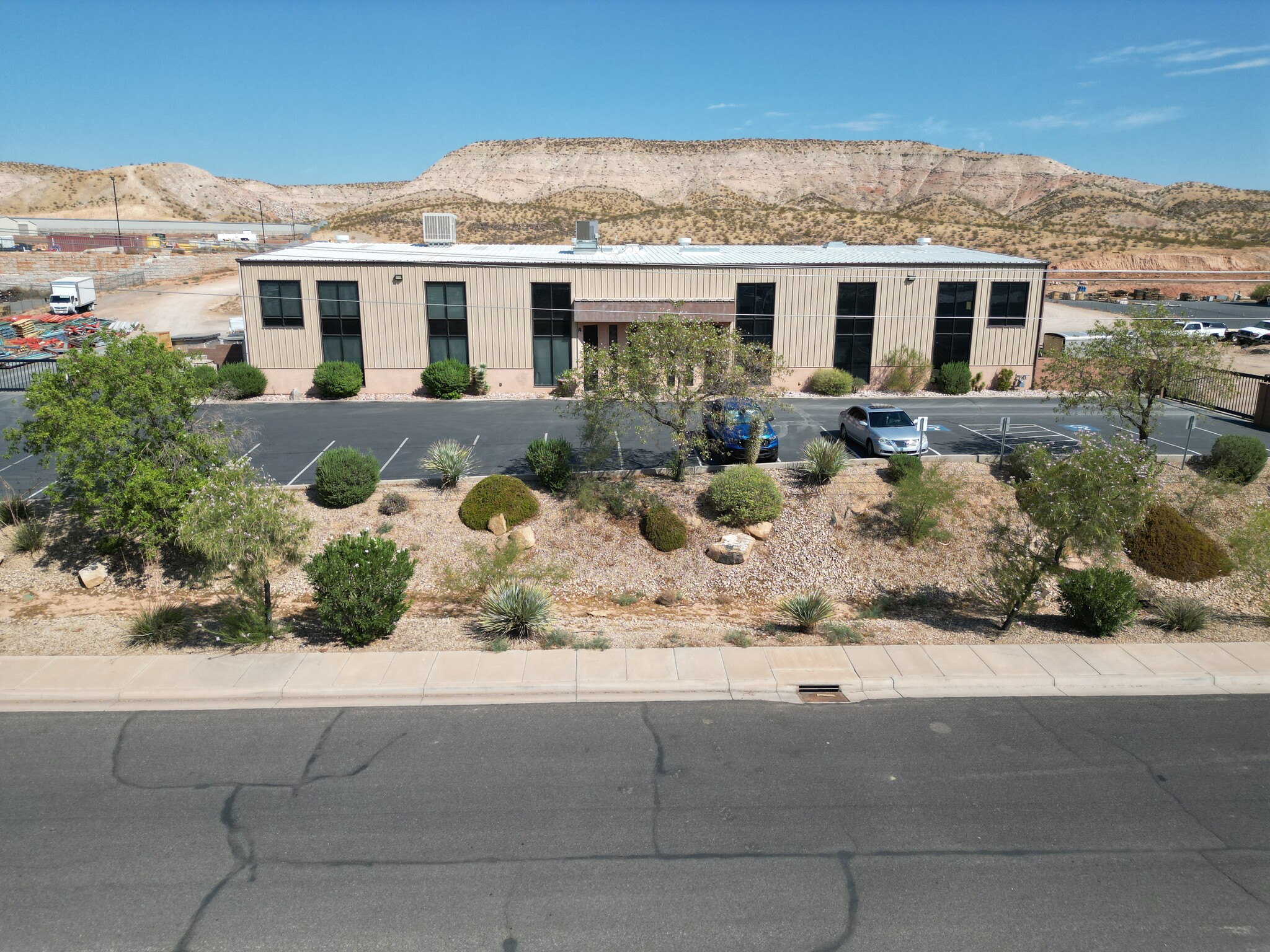 715 E Commerce Dr, St George, UT for lease Building Photo- Image 1 of 8