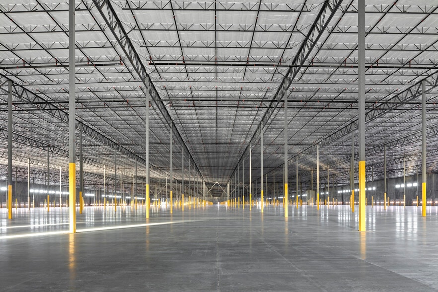 24105 W Southern Ave, Buckeye, AZ for lease - Interior Photo - Image 2 of 8