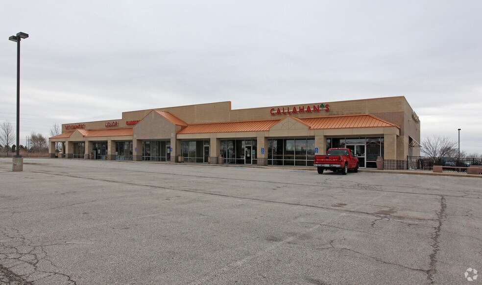 22901-22917 W 83rd St, Lenexa, KS for lease - Primary Photo - Image 1 of 2