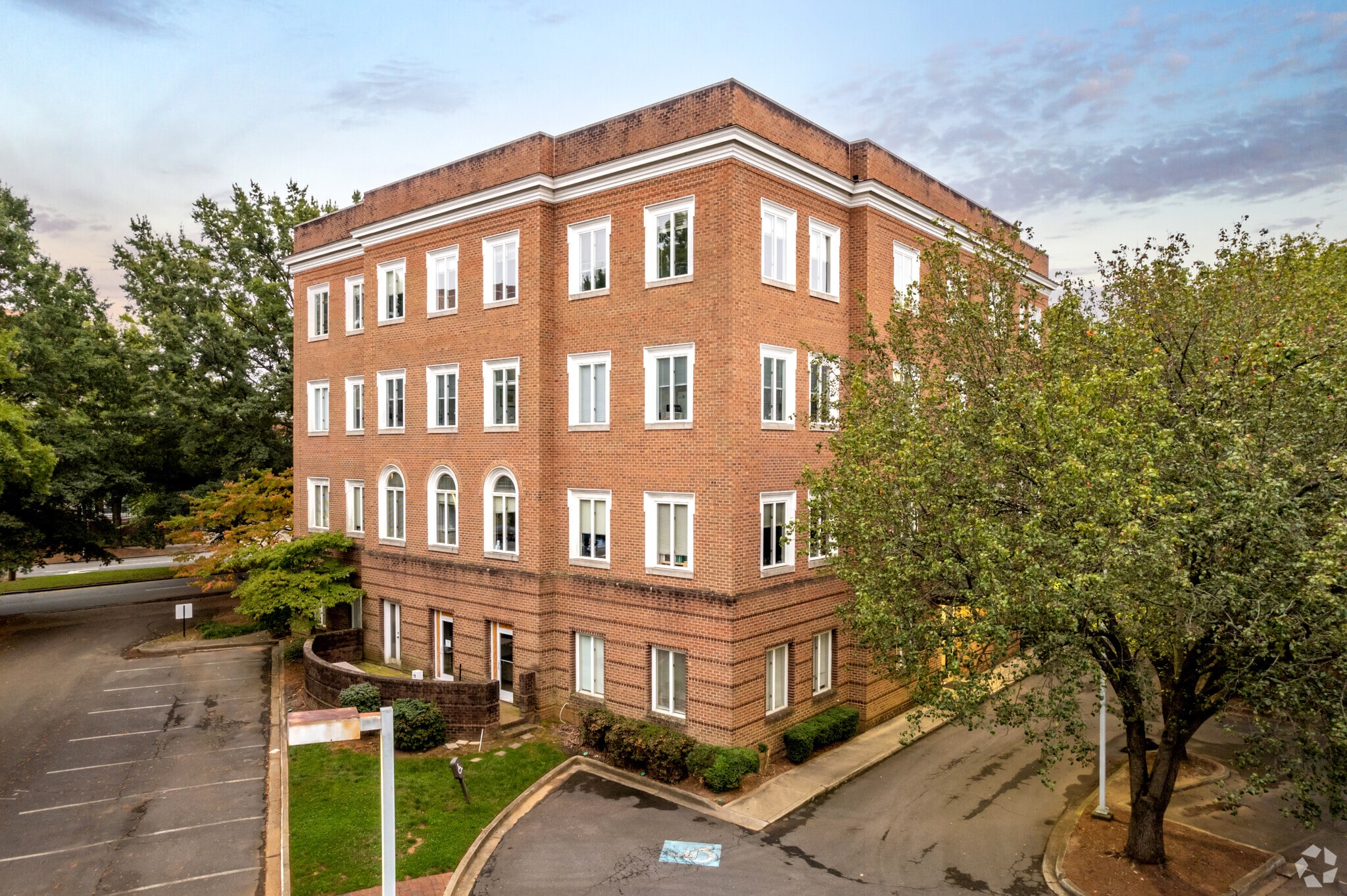 200 Queens Rd, Charlotte, NC for lease Primary Photo- Image 1 of 8