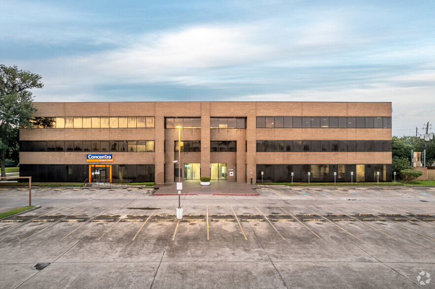 8799 North Loop East, Houston, TX for lease - Building Photo - Image 3 of 8