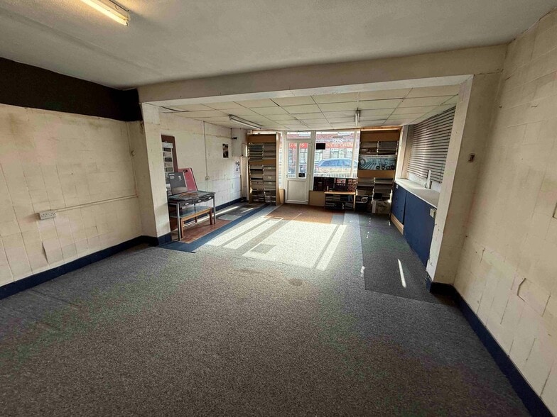 175 Ford Green Rd, Stoke On Trent for lease - Interior Photo - Image 2 of 6