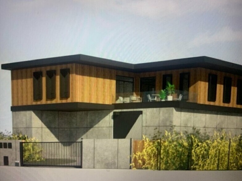 Office in Le Petit-Quevilly for lease - Building Photo - Image 2 of 7