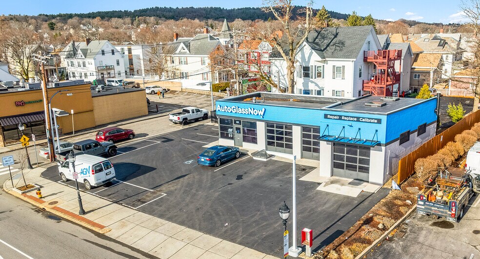 825 Main St, Waltham, MA à vendre - Photo du bâtiment - Image 3 de 7