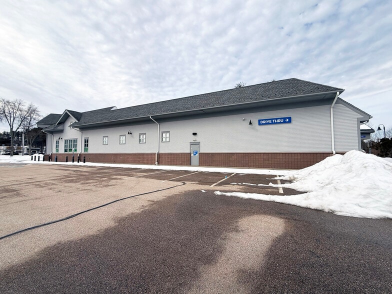 577 Mast Rd, Manchester, NH à vendre - Photo du bâtiment - Image 3 de 13