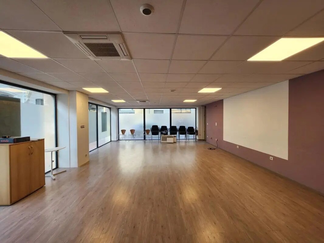 Office in Montpellier for lease Interior Photo- Image 1 of 15