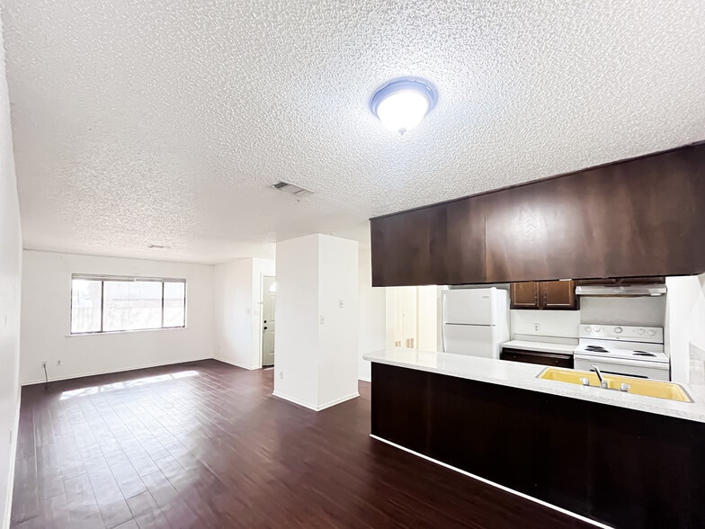 800 Pine St, Hearne, TX for sale - Building Photo - Image 3 of 21