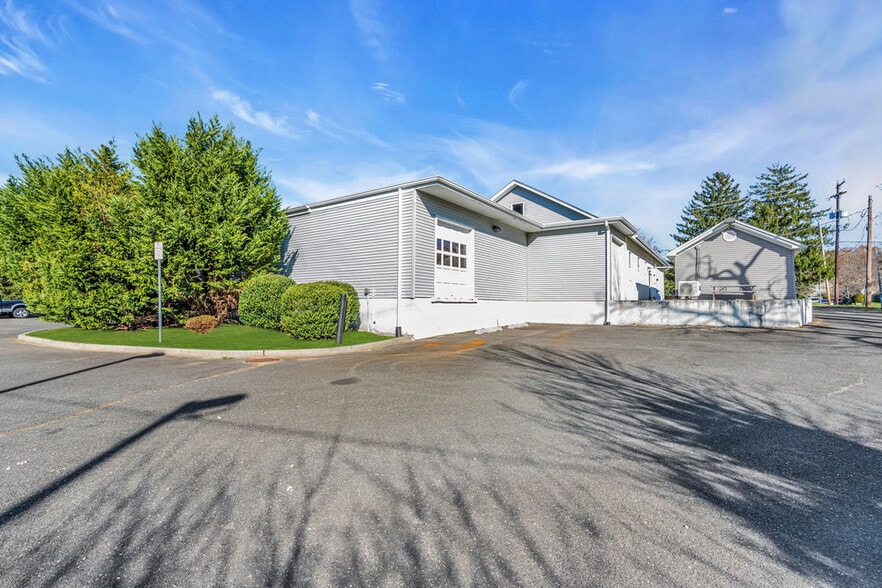 3209 Atlantic Ave, Allenwood, NJ for sale - Building Photo - Image 3 of 18