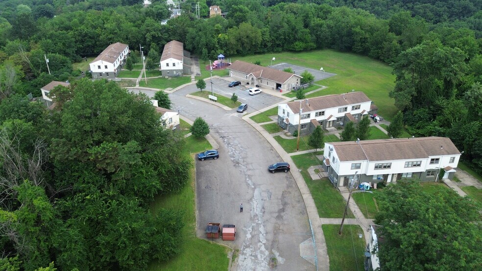 60 Project Rd, Aliquippa, PA à vendre - Photo du bâtiment - Image 1 de 12