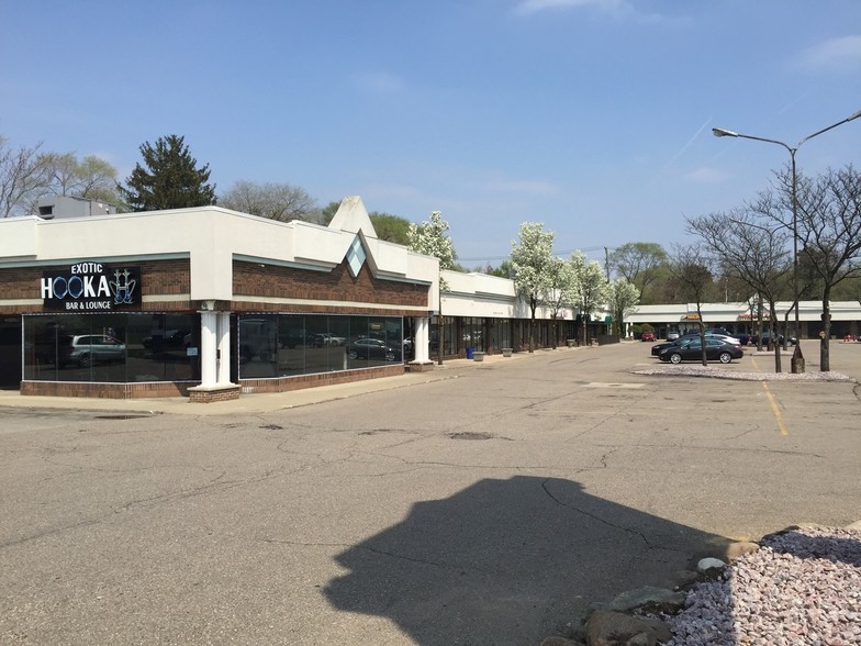 49600-49664 Van Dyke Ave, Shelby Township, MI for lease - Building Photo - Image 2 of 3