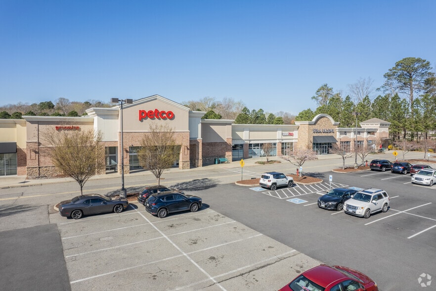 12551 Jefferson Ave, Newport News, VA for lease - Building Photo - Image 2 of 23