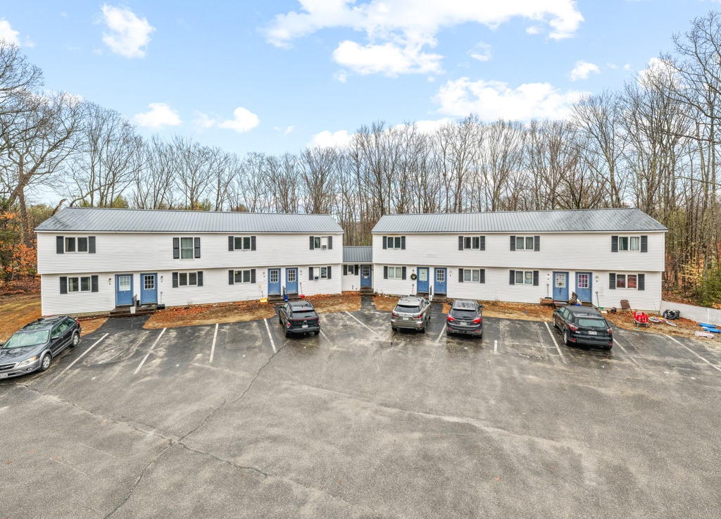 Hollis Apartment Portfolio portfolio of 6 properties for sale on LoopNet.ca Primary Photo- Image 1 of 12