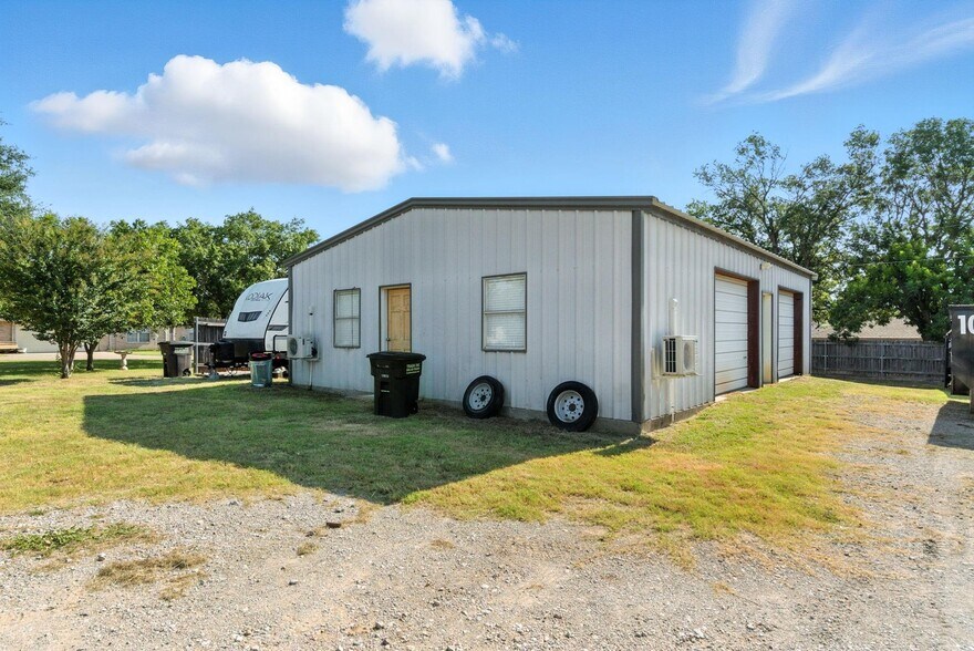 104 Yuma Street, Lipan, TX à vendre - Photo du bâtiment - Image 3 de 25