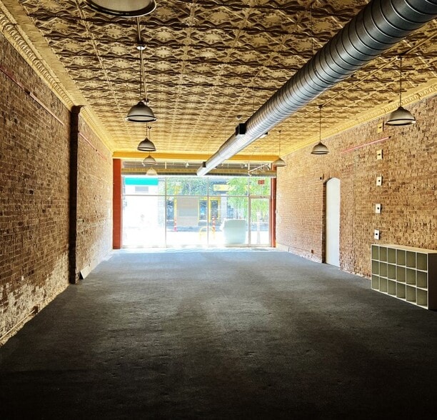 1855-1859 N Milwaukee Ave, Chicago, IL for lease - Interior Photo - Image 3 of 3