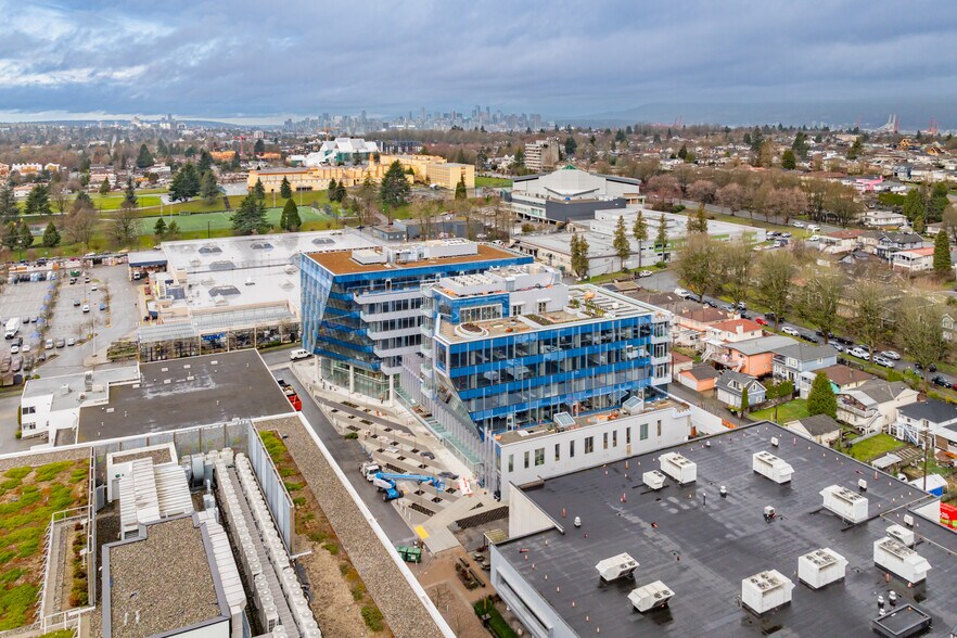 2710 Kaslo St, Vancouver, BC à louer - Photo de construction - Image 3 de 3