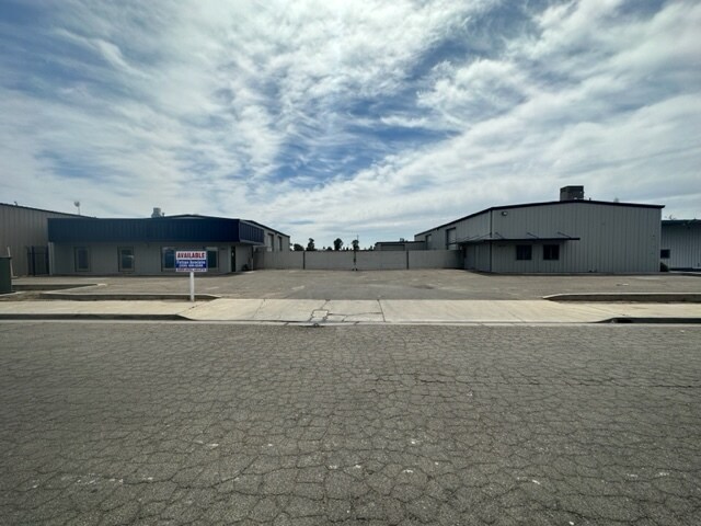 4617 N Blythe Ave, Fresno, CA for lease - Building Photo - Image 1 of 12