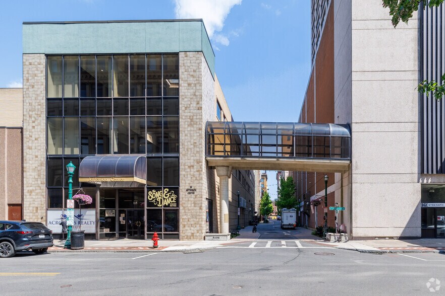 333-359 S Salina St, Syracuse, NY à louer - Photo du bâtiment - Image 3 de 20