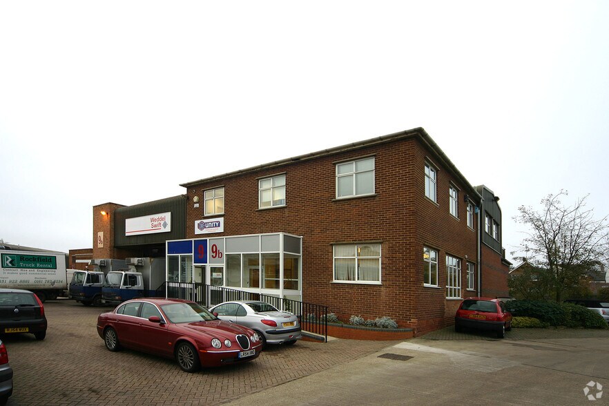 Wiggenhall Rd, Watford à louer - Photo du bâtiment - Image 2 de 4