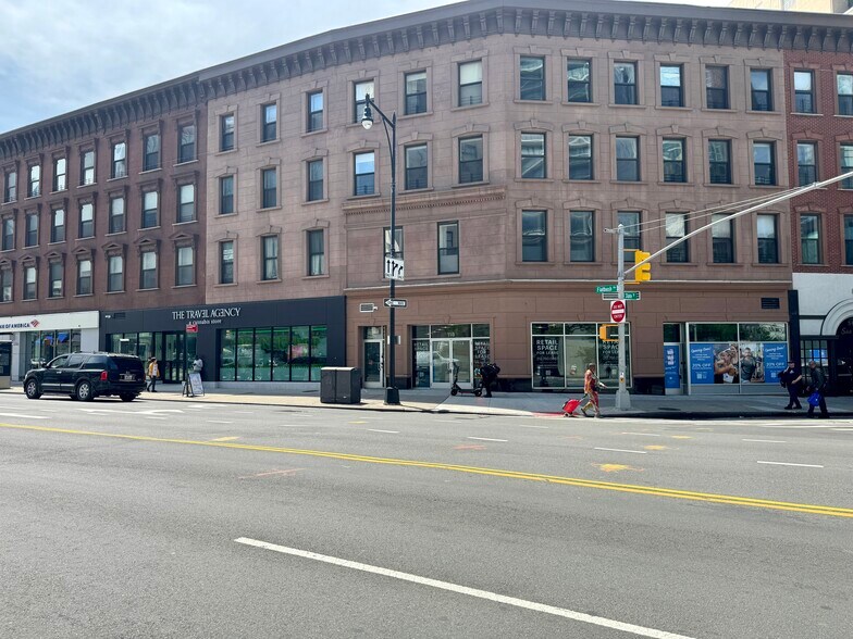 118-122 Flatbush Ave, Brooklyn, NY à louer - Photo du bâtiment - Image 2 de 4