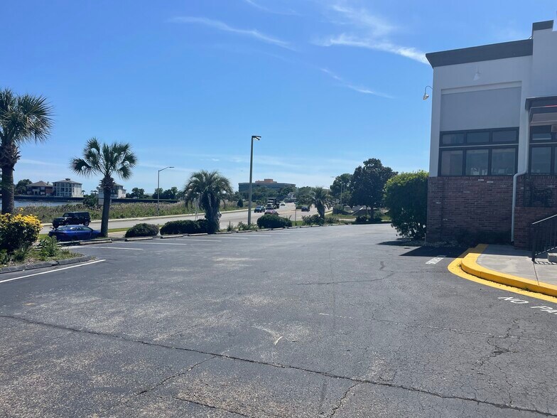 905 E Gregory St, Pensacola, FL à vendre - Photo du bâtiment - Image 2 de 73