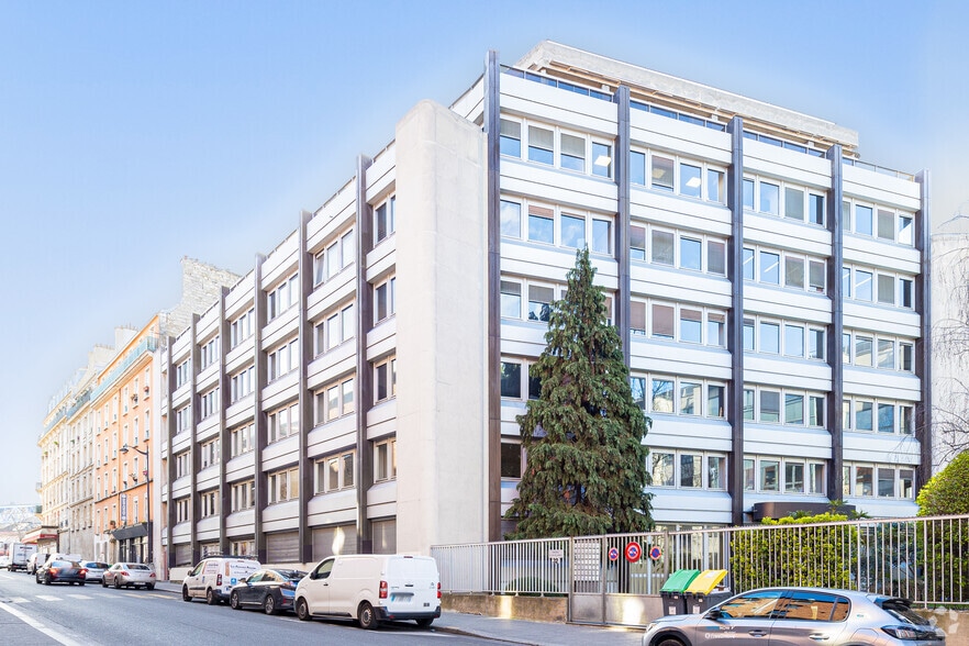 32 Rue De Cambrai, Paris à louer - Photo du bâtiment - Image 3 de 3