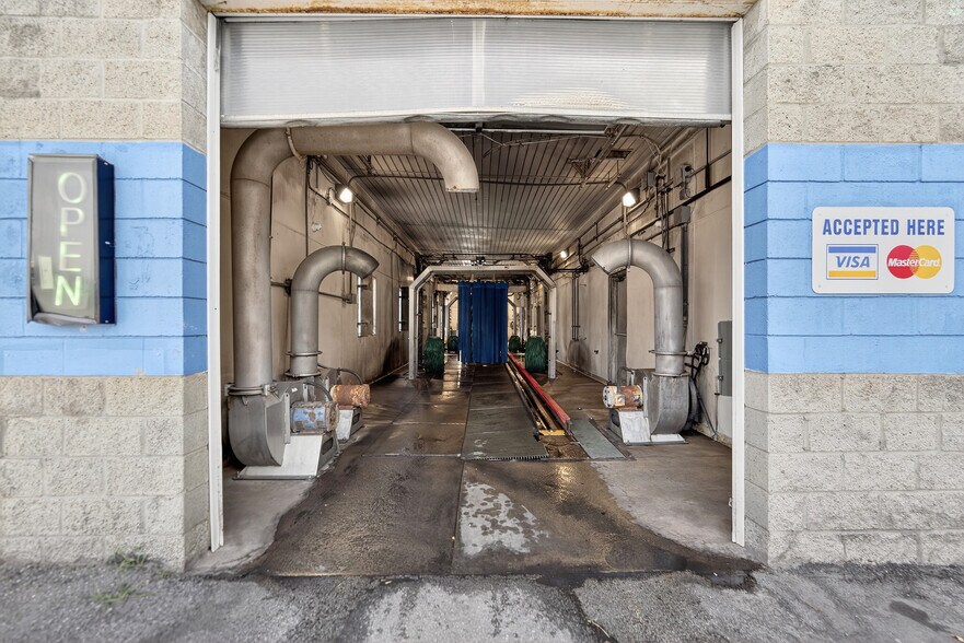 1141 Silver Ln, McKees Rocks, PA à vendre - Photo du bâtiment - Image 2 de 25