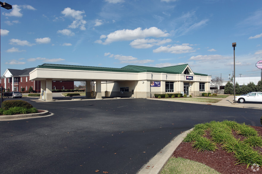 2300 Wilma Rudolph Blvd, Clarksville, TN for sale - Primary Photo - Image 1 of 1