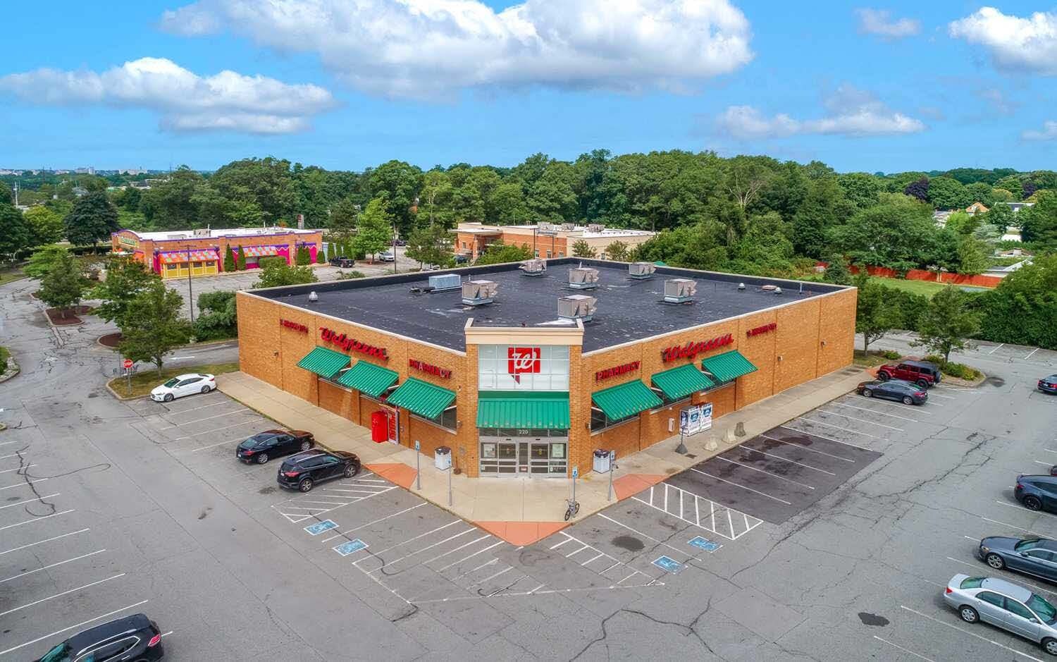 220 Huttleston Ave, Fairhaven, MA à vendre Photo du bâtiment- Image 1 de 3