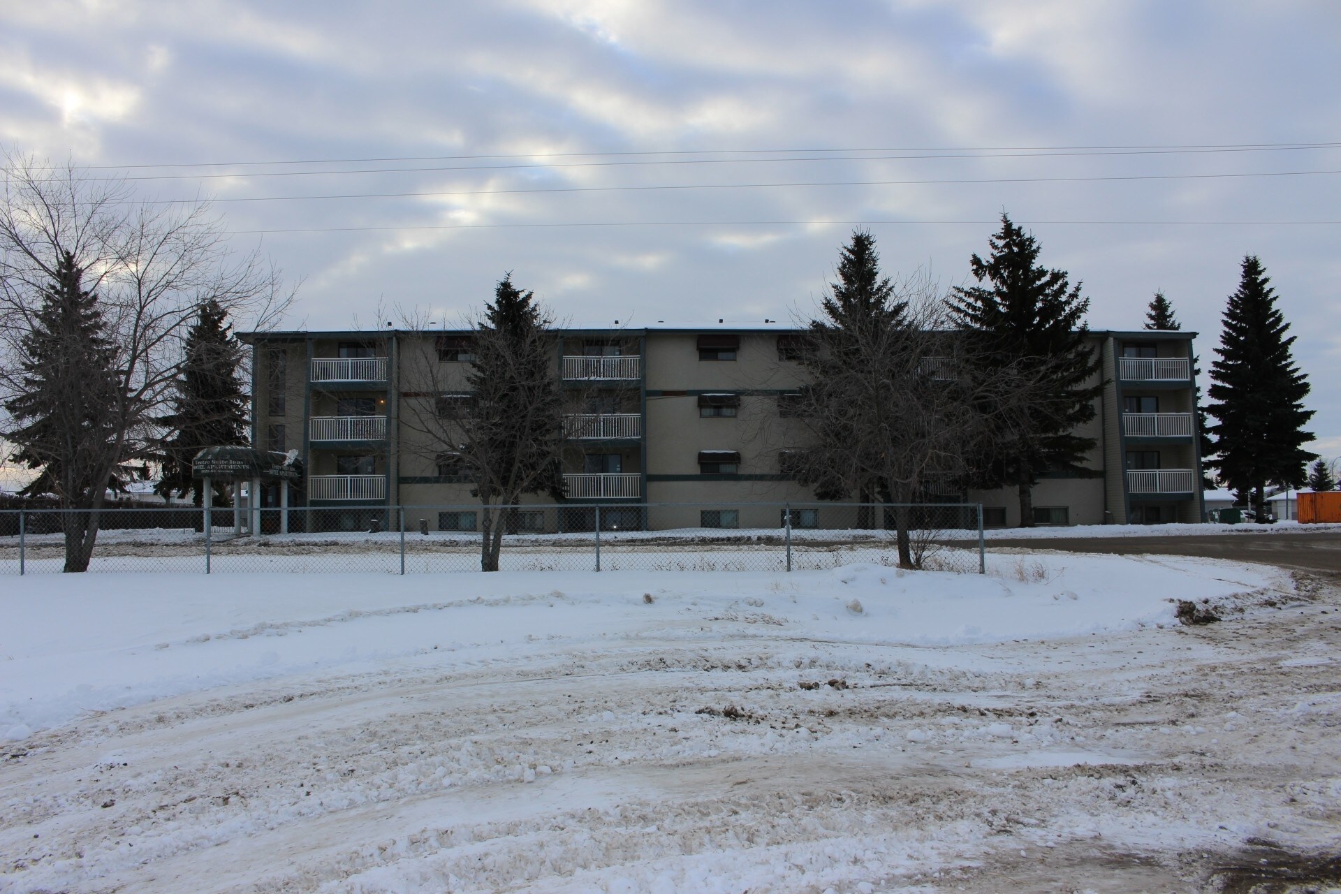 4118 50th Ave, Bonnyville, AB for sale Primary Photo- Image 1 of 1