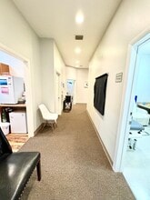 24420 State Road 54, Lutz, FL à louer Photo intérieure- Image 1 de 12