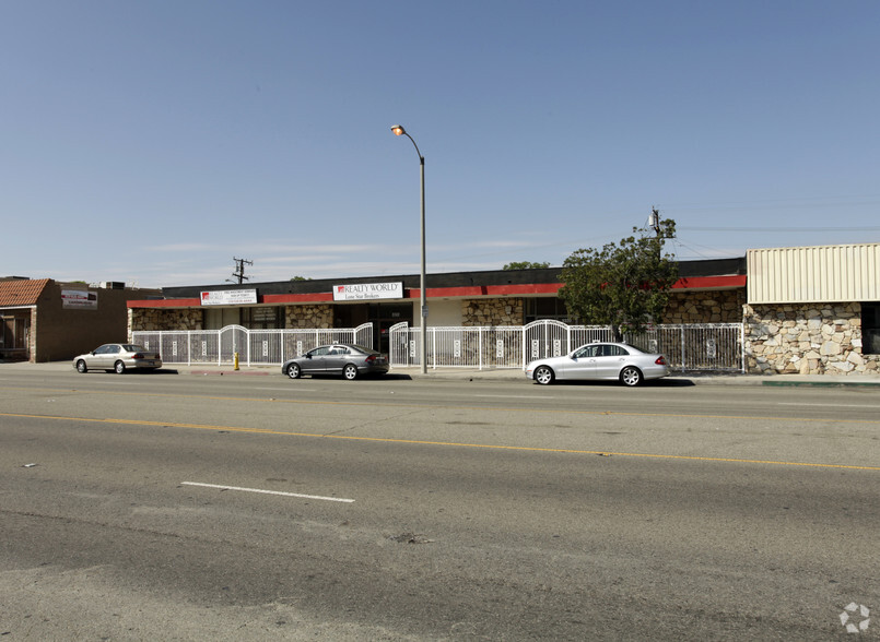 3316-3320 W Beverly Blvd, Montebello, CA for lease - Primary Photo - Image 3 of 5