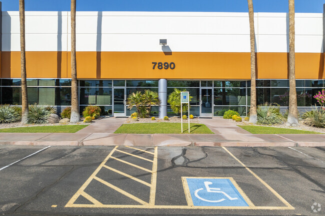 Plus de détails pour 7890 S Hardy Dr, Tempe, AZ - Bureau, Industriel à louer