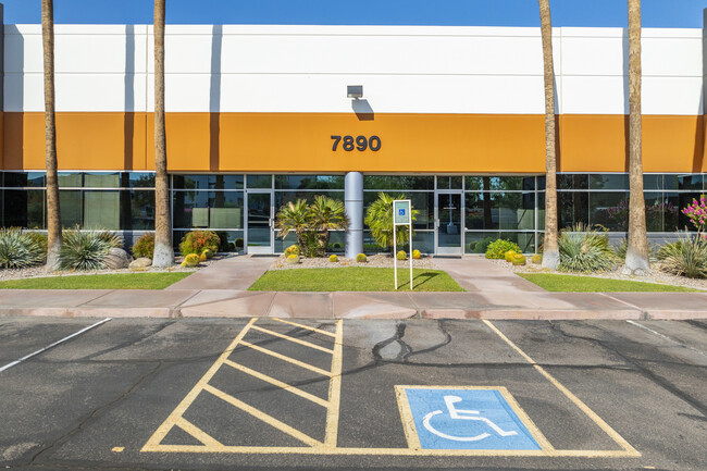 Plus de détails pour 7890 S Hardy Dr, Tempe, AZ - Bureau, Industriel à louer